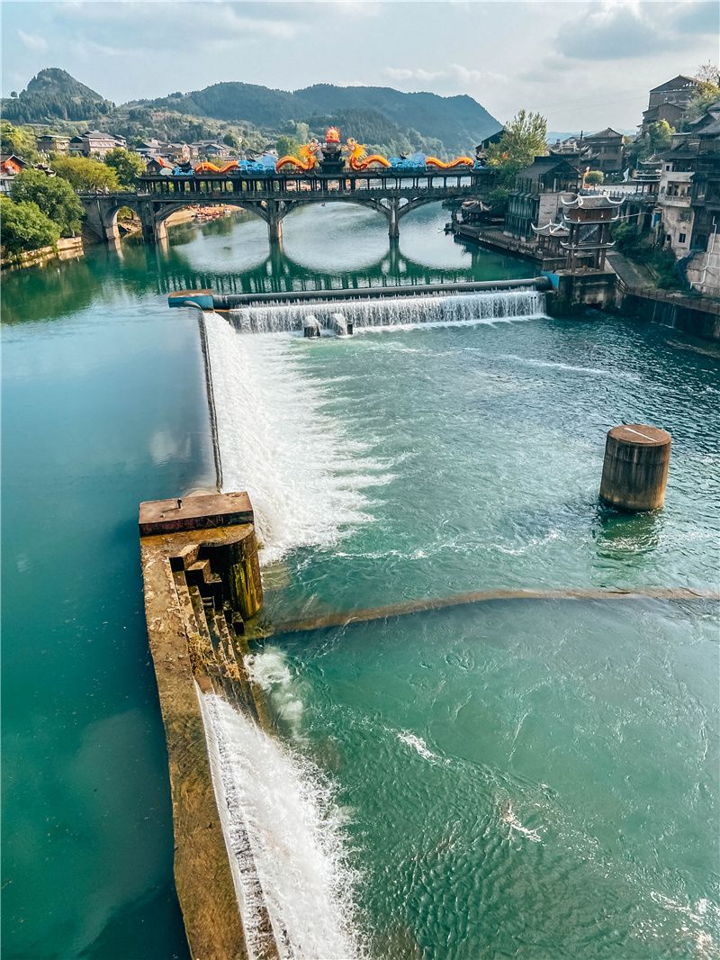 贵州除了千户苗寨还有其他玩的吗,贵州千户苗寨外的古镇