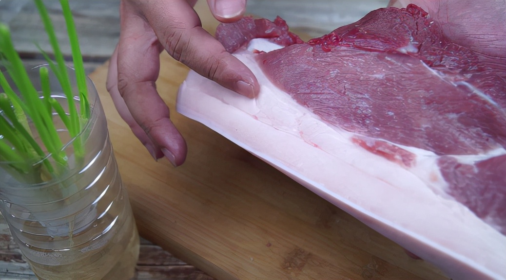 买猪肉记住三不买,买猪肉怎么选新鲜的和冷鲜肉