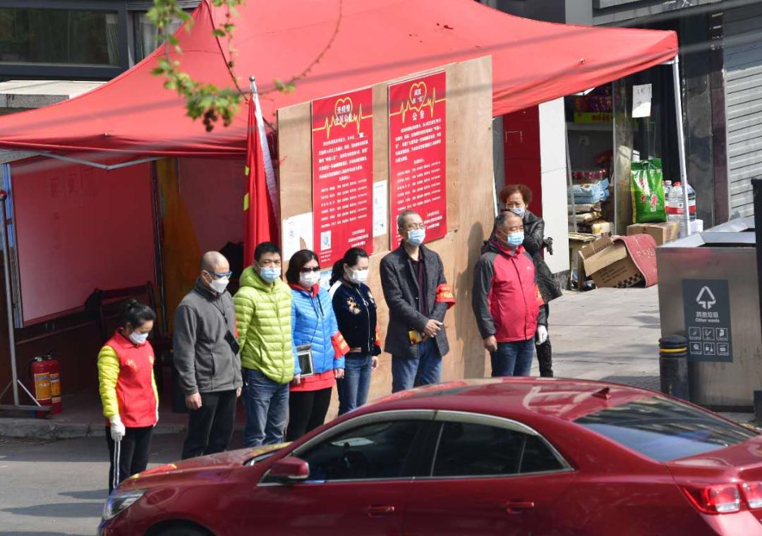 *安门天**广场时隔十年再下半旗，为留在寒冬里的他们