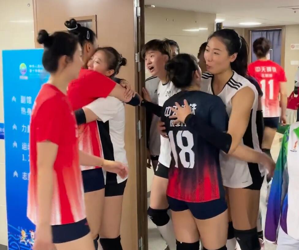 张常宁魔鬼七连发比赛全场回放,张常宁比赛输了朱婷安慰