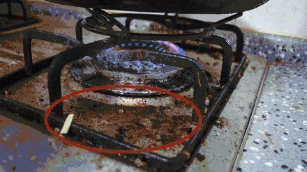 油污清洁剂一喷一抹轻松搞定,去油污清洁剂能去除马桶污垢吗