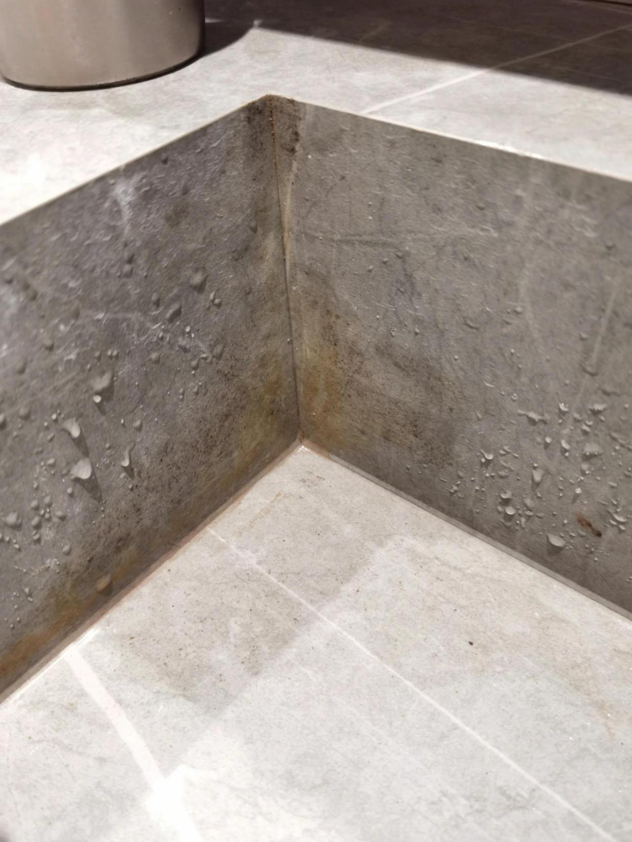 卫生间用了一年后的效果,卫生间用了两年的样子