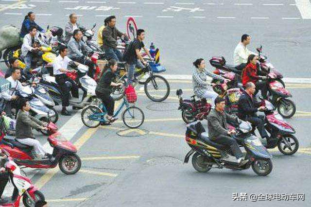 超标车怎么登记摩托车证,驾驶超标电动车是否属违法