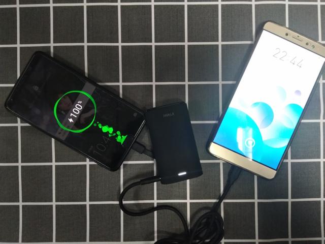 爱沃可iwalk二合一无线充电宝,爱沃可iwalk充电宝typec