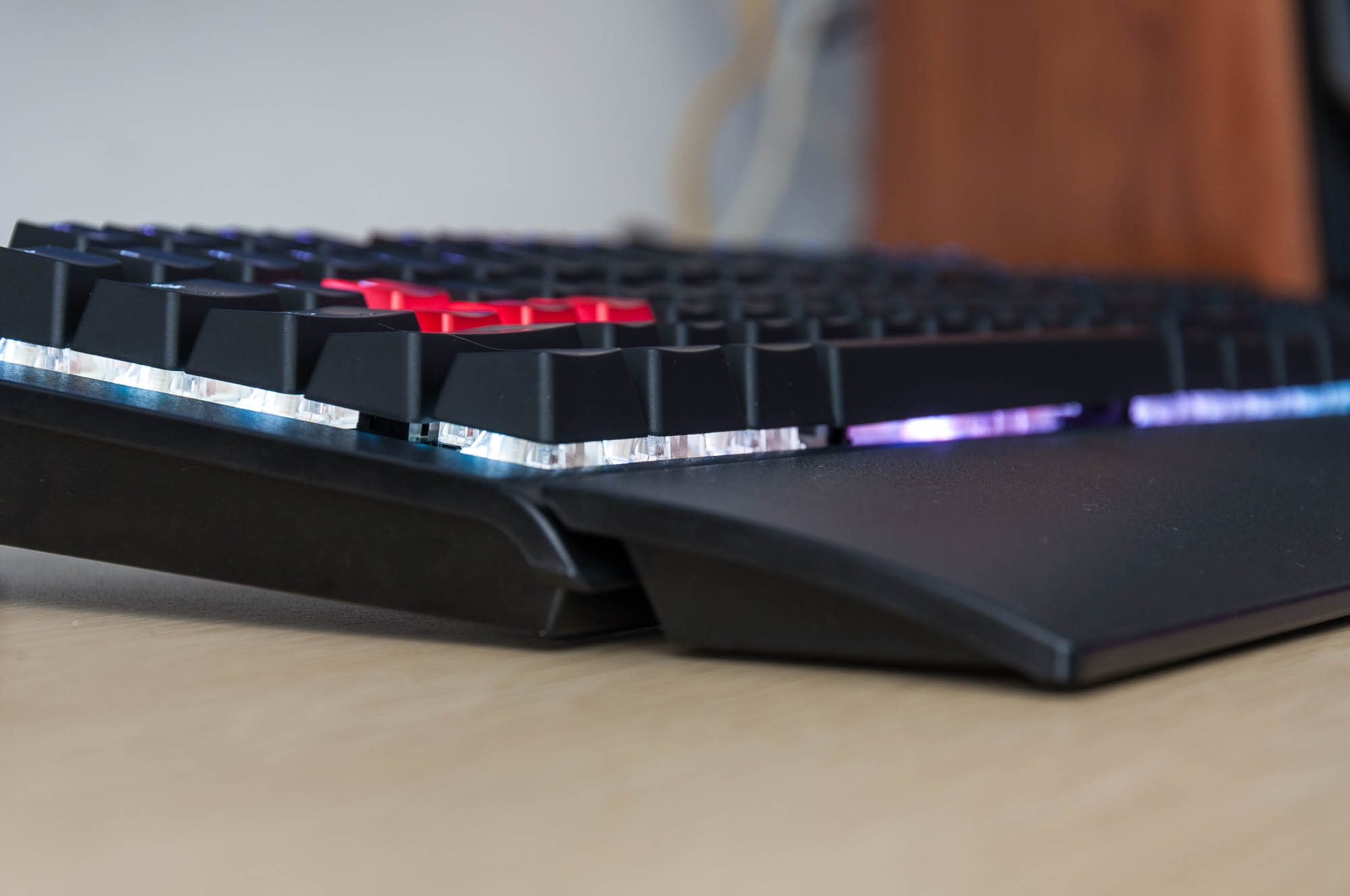 星脉x1银轴键盘开箱,血手光轴机械键盘评测