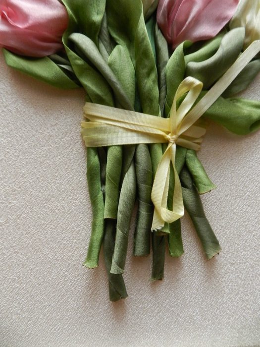 郁金香刺绣教程,简单的绣花教程郁金香