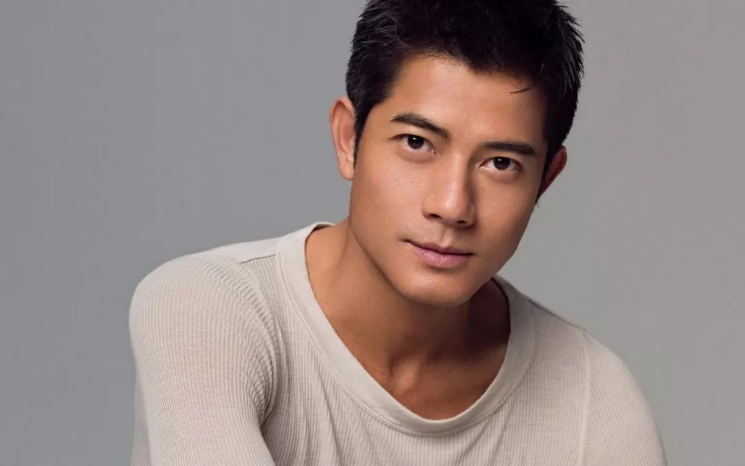 香港十大男神颜值巅峰,盘点80年代香港最火男影星张国荣