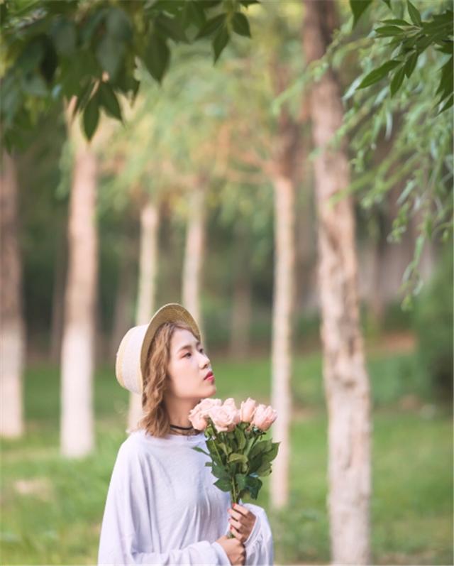 巨婴女孩16岁还要喂饭,24岁女巨婴因生活费与父母大吵