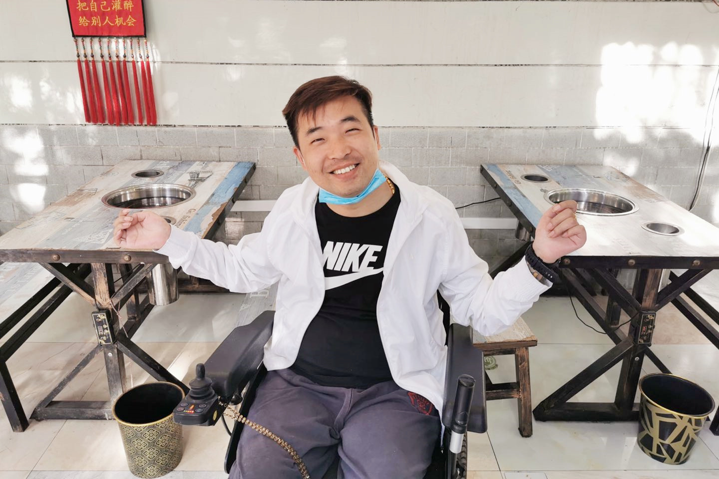 截瘫男子开饭店遇疫情生意惨淡,复工后欲请全西安轮椅人免费撸串