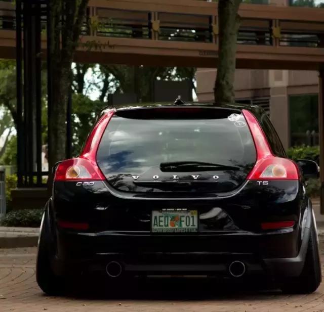 老款沃尔沃c30改装黑武士,走在大街上回头率百分百