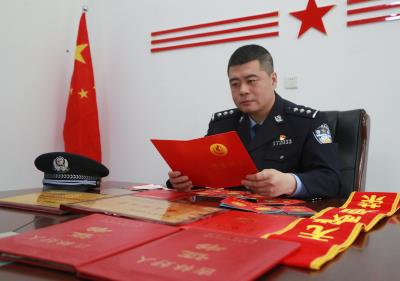 民警捐献熊猫血视频,民警捐献熊猫血