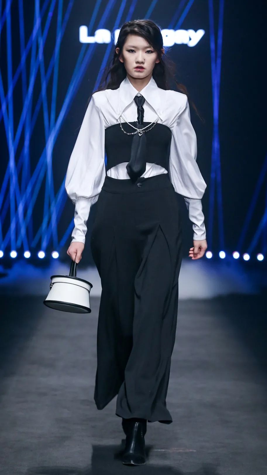 2021秋季流行款式风格,趋势2022春夏八大流行款式设计