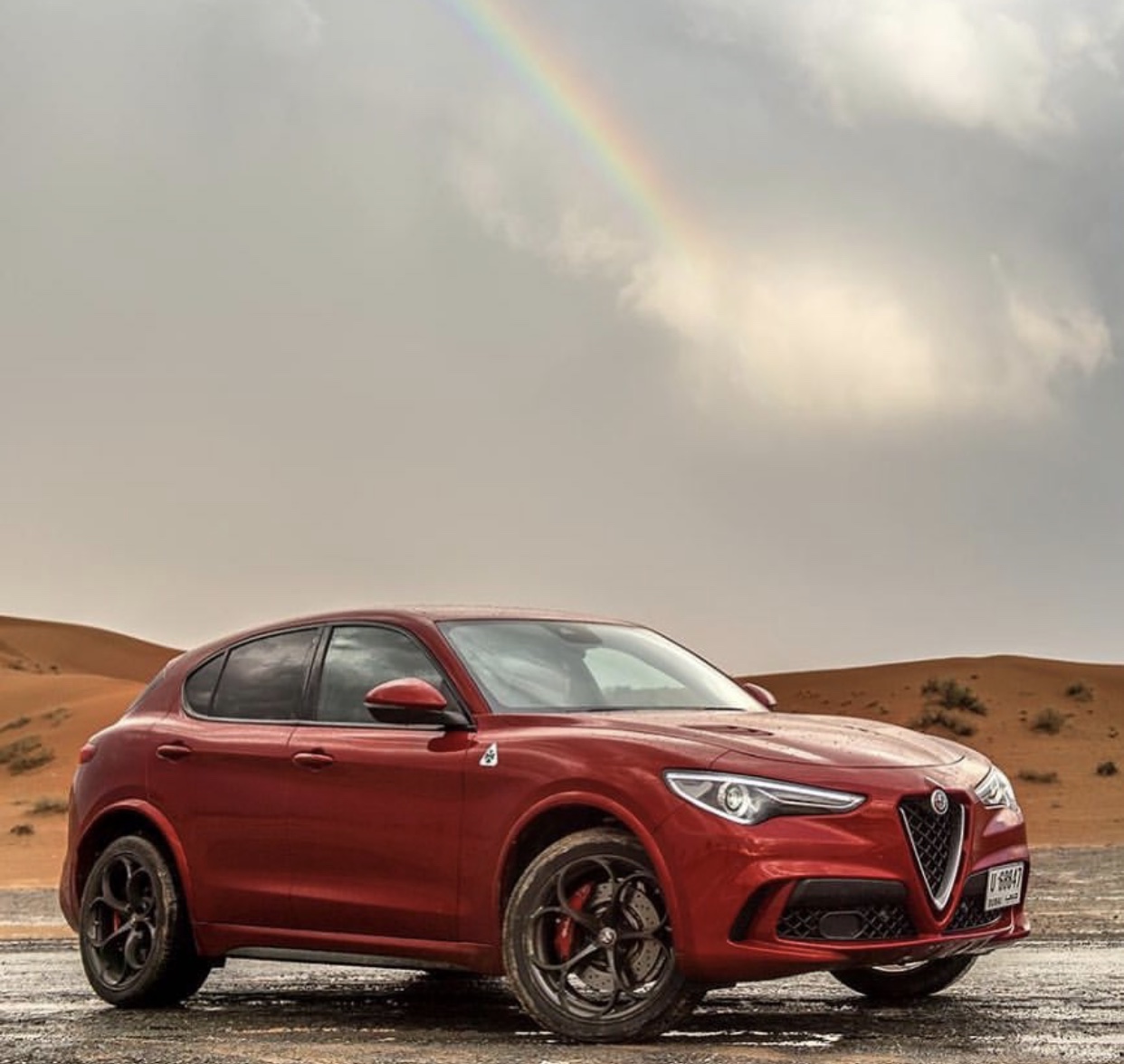 阿尔法罗密欧suv四叶草,地表最快车阿尔法罗密欧