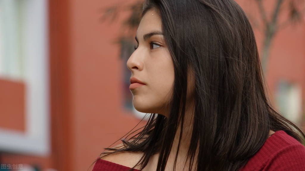 妻子和异性过情人节还带回一束蓝色妖姬：亲密关系请先了解再沟通