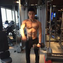 深蹲500个之后尿液变深,深蹲后第二天尿液深褐色