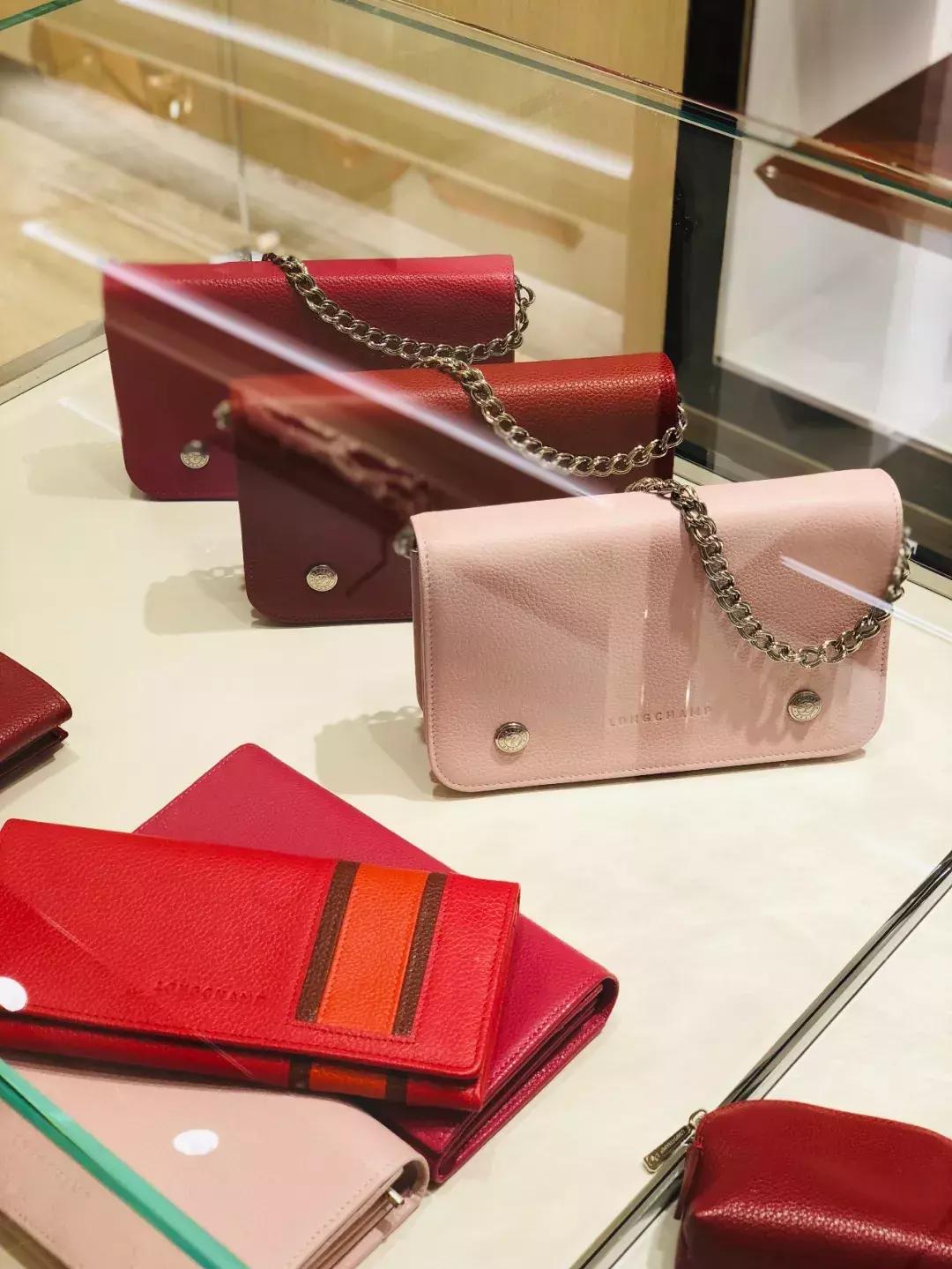 大牌最新款包包,大牌包包有折扣吗