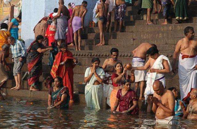 印度富人区美女和穷人区对比,印度富人和贫民窟的差距