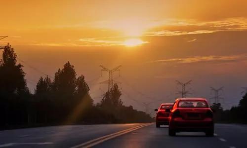 嘴里反复起泡后来长成小疙瘩,嘴唇老是起泡是不是有肿瘤