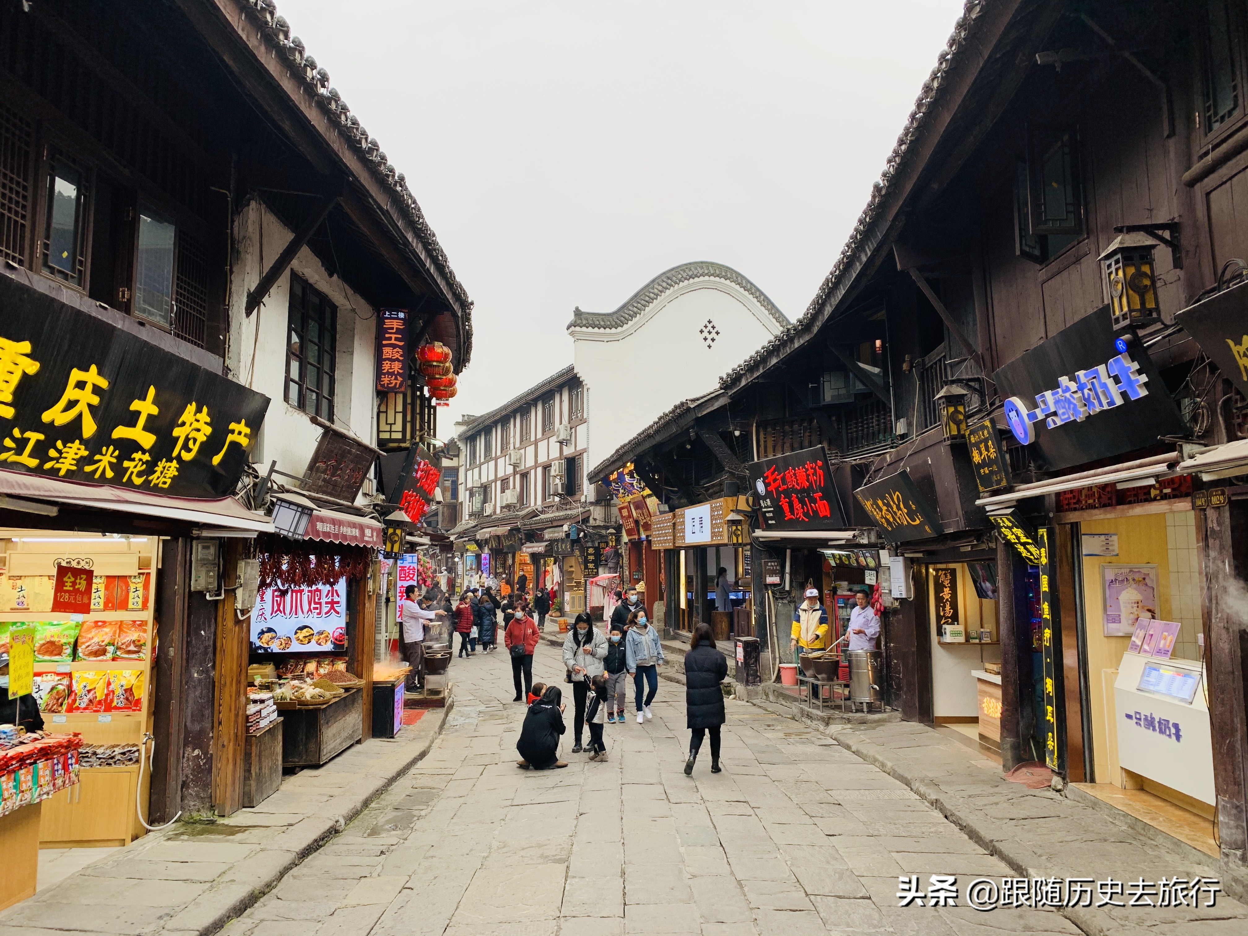 重庆旅游必去的磁器口，延绵千年古色古香，为啥却有很多人吐槽？