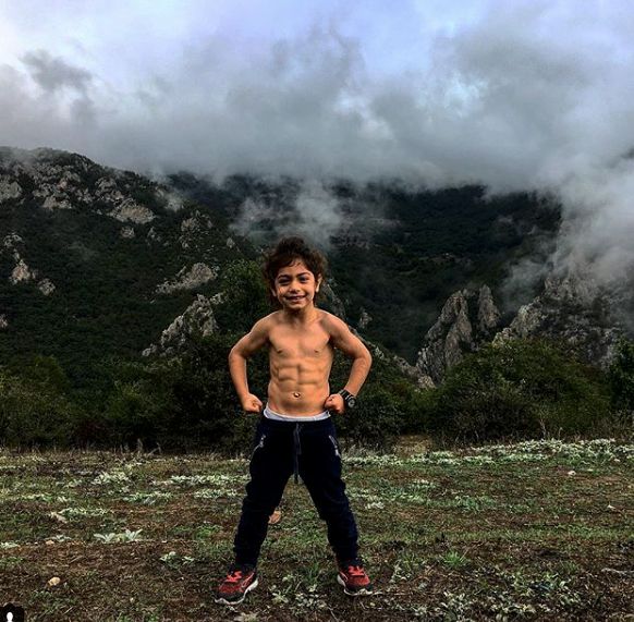 伊朗6岁男孩练出6块腹肌,伊朗男模腹肌