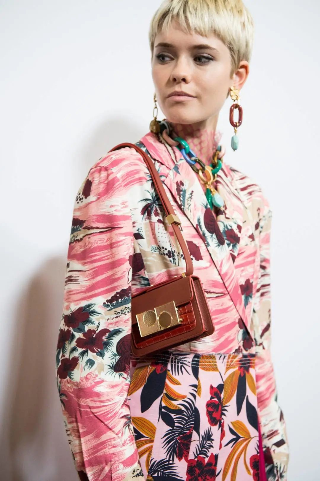 想买新包了？可以转给她这张最全清单