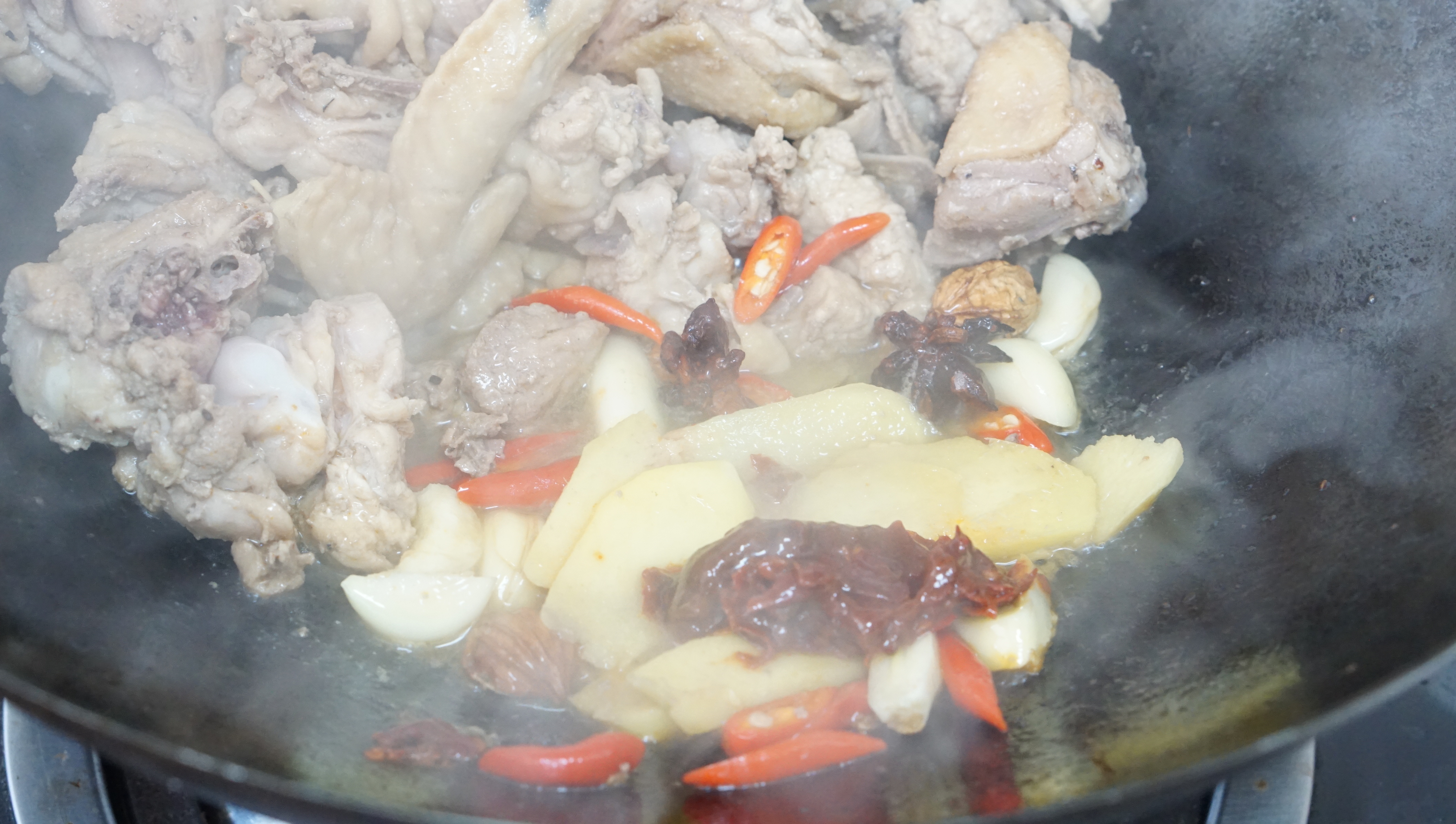 火遍大学城的重庆鸡公煲,全国连锁的重庆鸡公煲