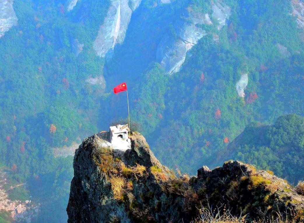 湖南崀山烧香师能飞檐走壁,湖南崀山职业烧香人飞檐走壁