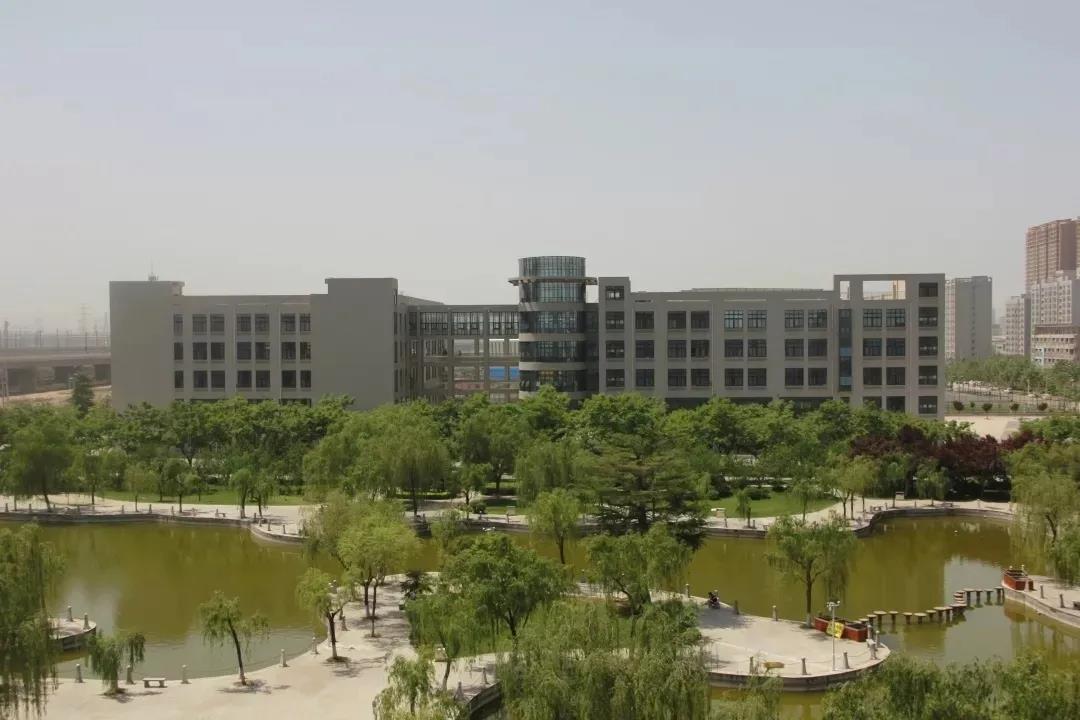 陕西最“豪华”大学之一!坐拥4大“网红”食堂,游泳馆、商业街一应俱全!