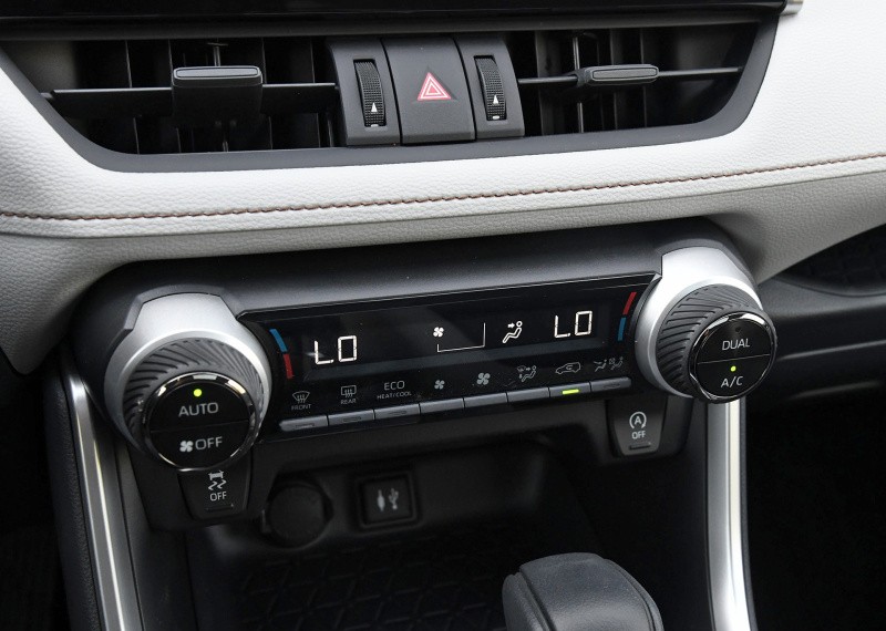 硬汉气质的荣放具体表现如何?动力强劲有力,果然不同凡响