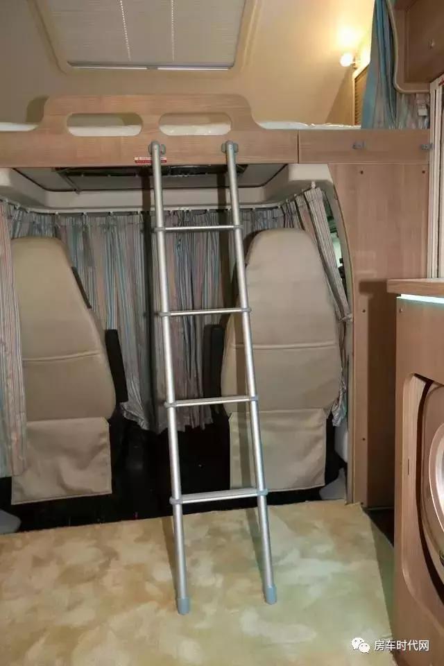 最新的c型双拓展型房车,最新款凯伦宾威进口依维柯房车