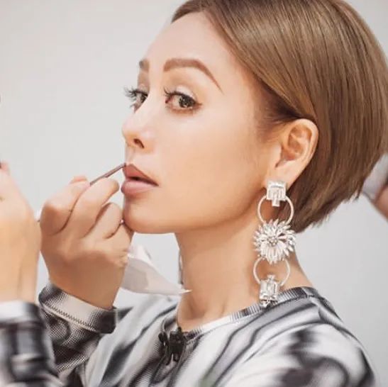 珍珠耳钉优雅永不过时,经典大方的耳钉