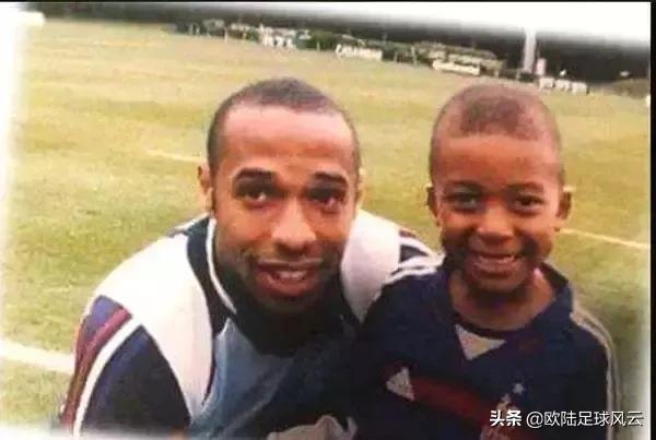 2022足坛新秀排行榜,世界足坛未来十大新星中锋