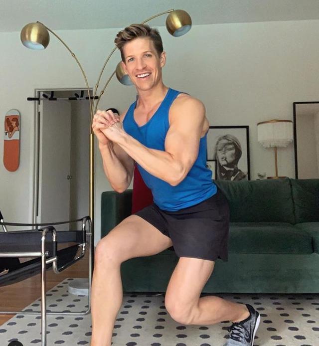 是辣眼还是个性？女性内衣品牌请肌肉男当模特，网友直呼：毁三观