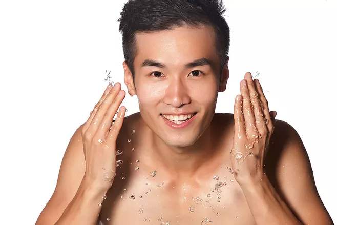 男士长痘出油用什么洗面奶好,洗面奶男士控油祛痘印祛黑头推荐