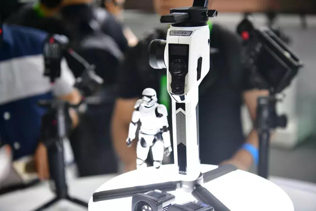 黑武士三连击评测,魔爪aircross2怎样