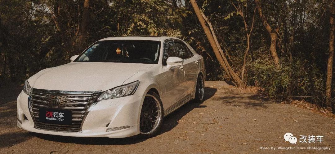 14代丰田皇冠改色,14代丰田皇冠颜值如何