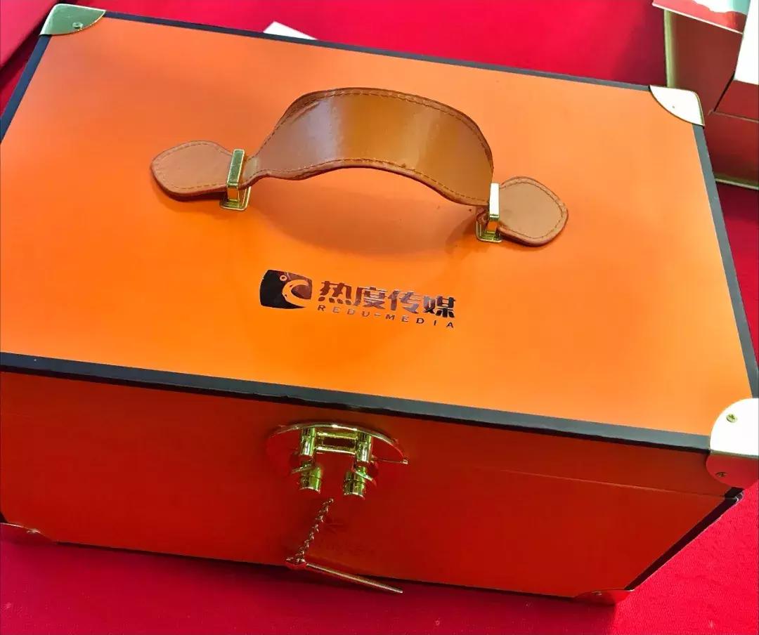 涓鏈堥ゼ姣旀嫾,鍏徃涓鏈堥ゼ绂忓埄姣旀嫾