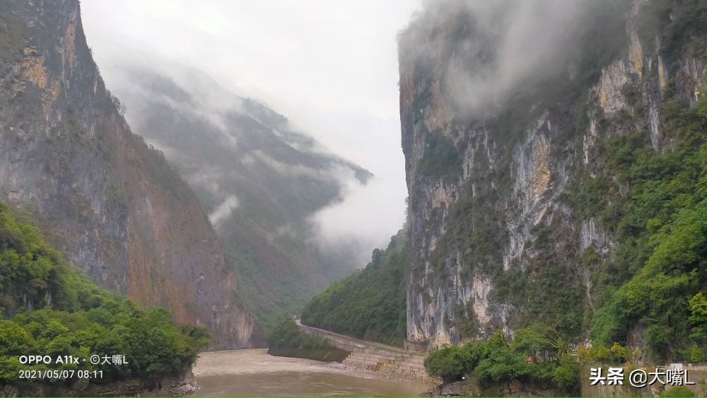 比亚迪唐穿越丙察察,4+2出行方式