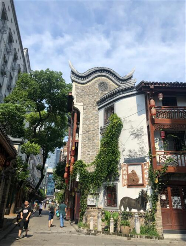 湘江评论|“长沙蓝”刷屏成网红,这波城市形象宣传实力圈粉无数