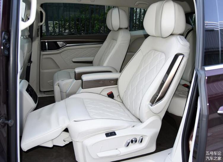 威然和gl8哪个上档次,威然和gl8哪个操作性更强