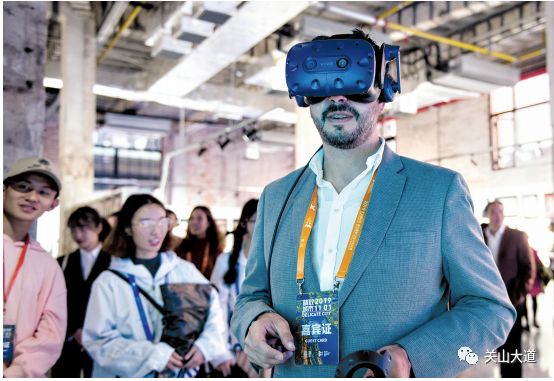 一只鸭子店,一只鸭卤味店武汉