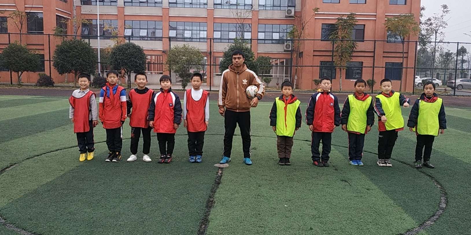 五岭路校园足球联赛,朝阳街小学足球联赛比赛