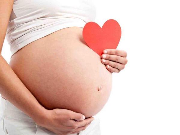 孕妇侧睡压到肚子有事吗,孕妇侧睡宝宝动得厉害怎么回事