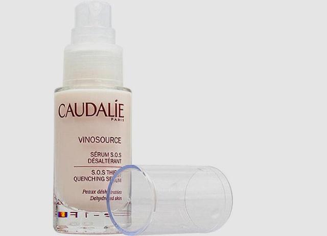 熊果苷精华液学生党平价,精华液平价学生党不油腻