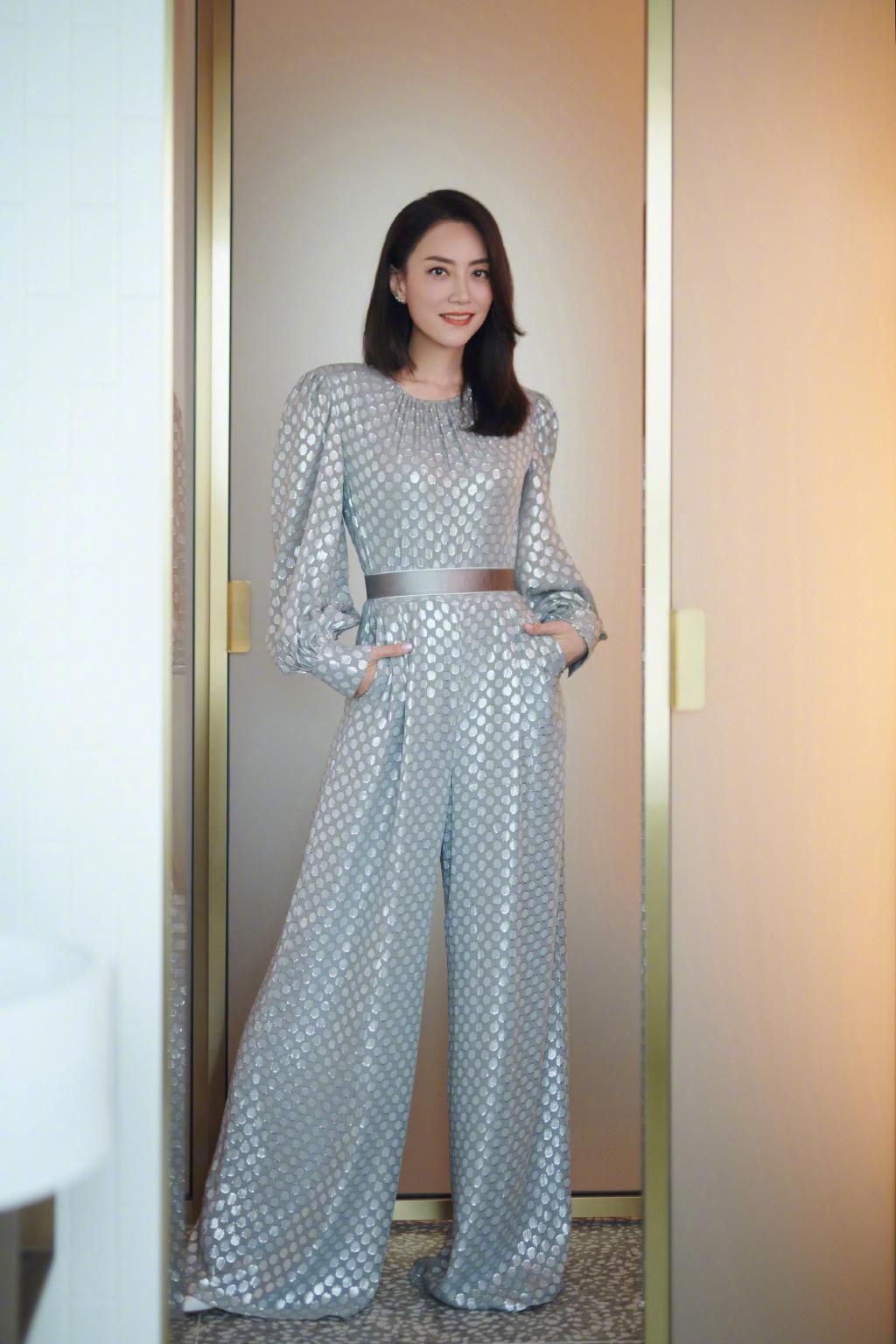 霍汶希出街穿搭,霍汶希同款穿搭风格推荐