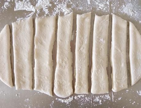 炸油条不用小苏打的家常做法,家庭最简单炸油条不用酵母粉