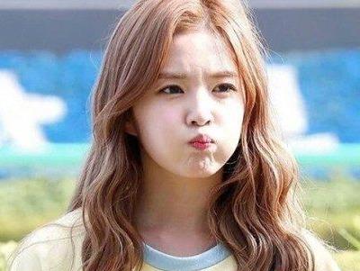 国字型脸女生什么发型好看,国字脸的女生什么发型好看