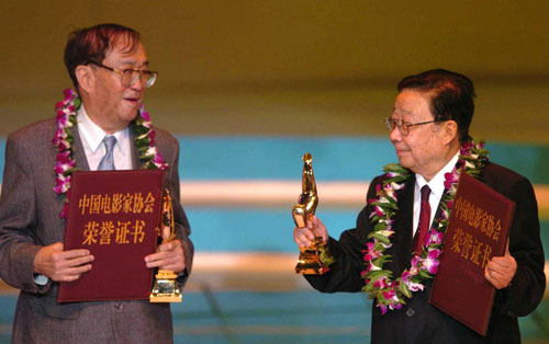 捧红姜文潘虹的谢晋，85岁去世被恶意*谤诽**，83岁遗孀见到人性之恶