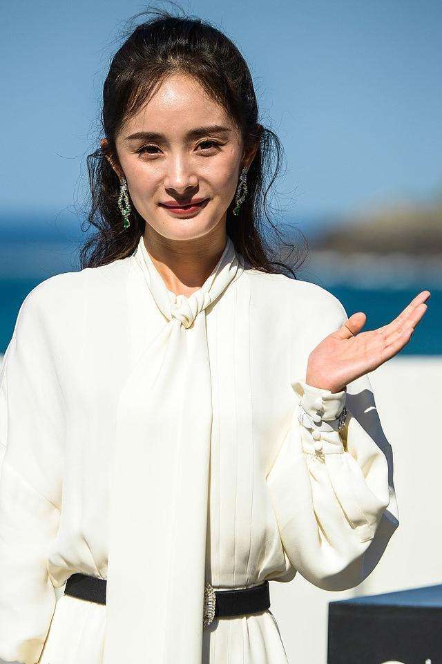 杨幂法令纹和眼袋,杨幂法令纹怎么处理的