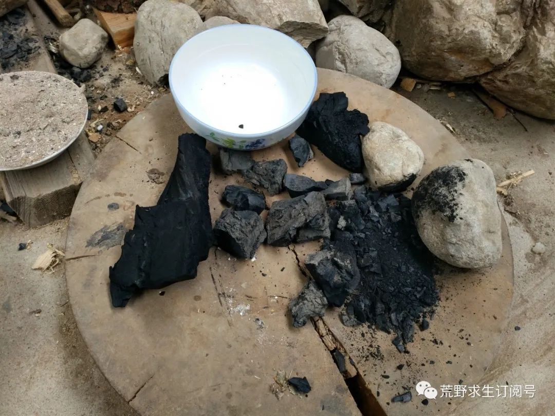 野外生存中木炭的作用和功效,木炭的用途及其对应的性质